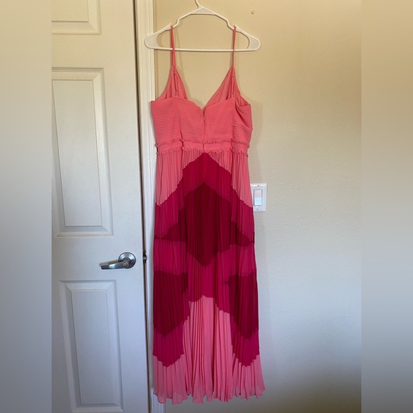 JCrew pleated hibiscus maxi dress in geometric print - Picture 3 of 6